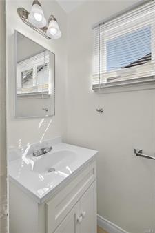 Compton, California, 90222, United States, 3 Bedrooms Bedrooms, ,3 BathroomsBathrooms,Residential,For Sale,1985749