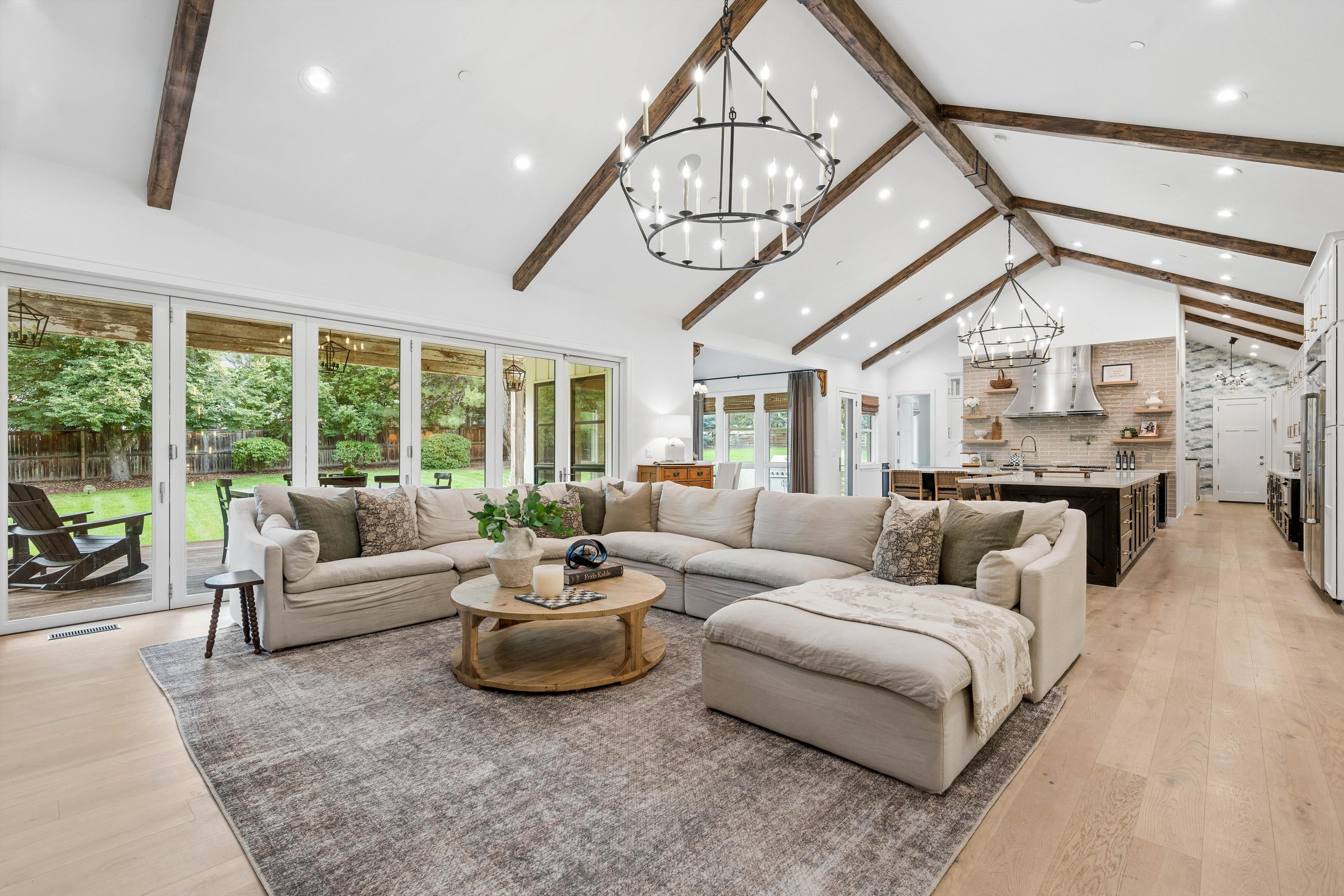  Modern Cherry Hills Masterpiece: Rare Main-Floor Luxury - 物件實景