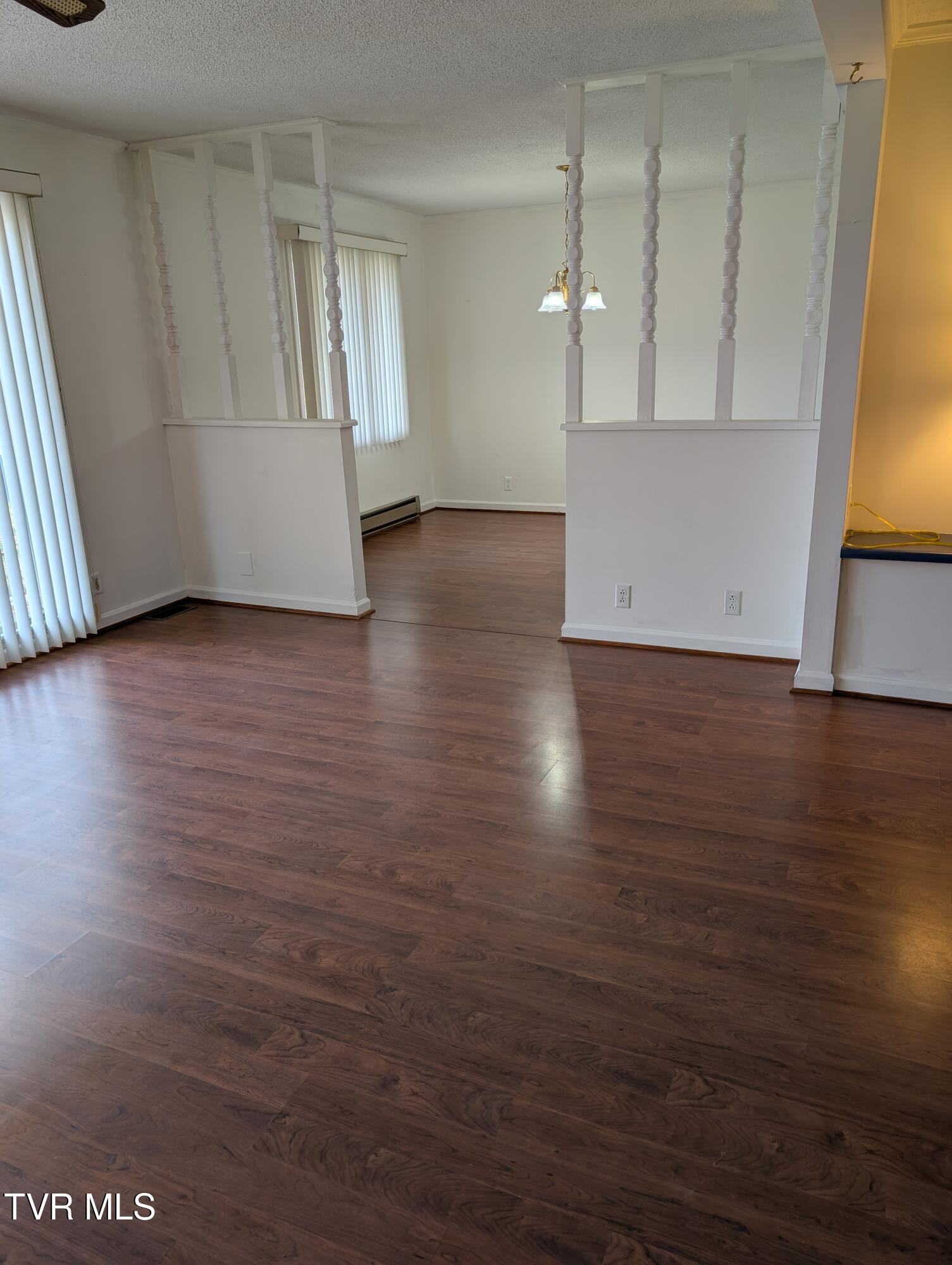 Johnson City, Tennessee, 37604, United States, 4 Bedrooms Bedrooms, ,3 BathroomsBathrooms,Residential,For Sale,1978550