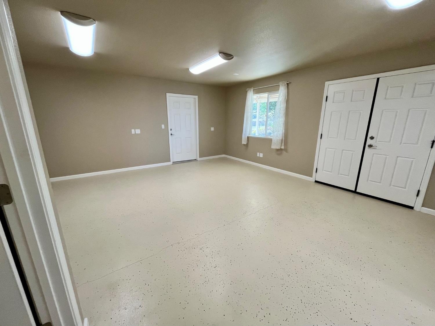 Valley Springs, California, 95252, United States, 3 Bedrooms Bedrooms, ,4 BathroomsBathrooms,Residential,For Sale,1981868