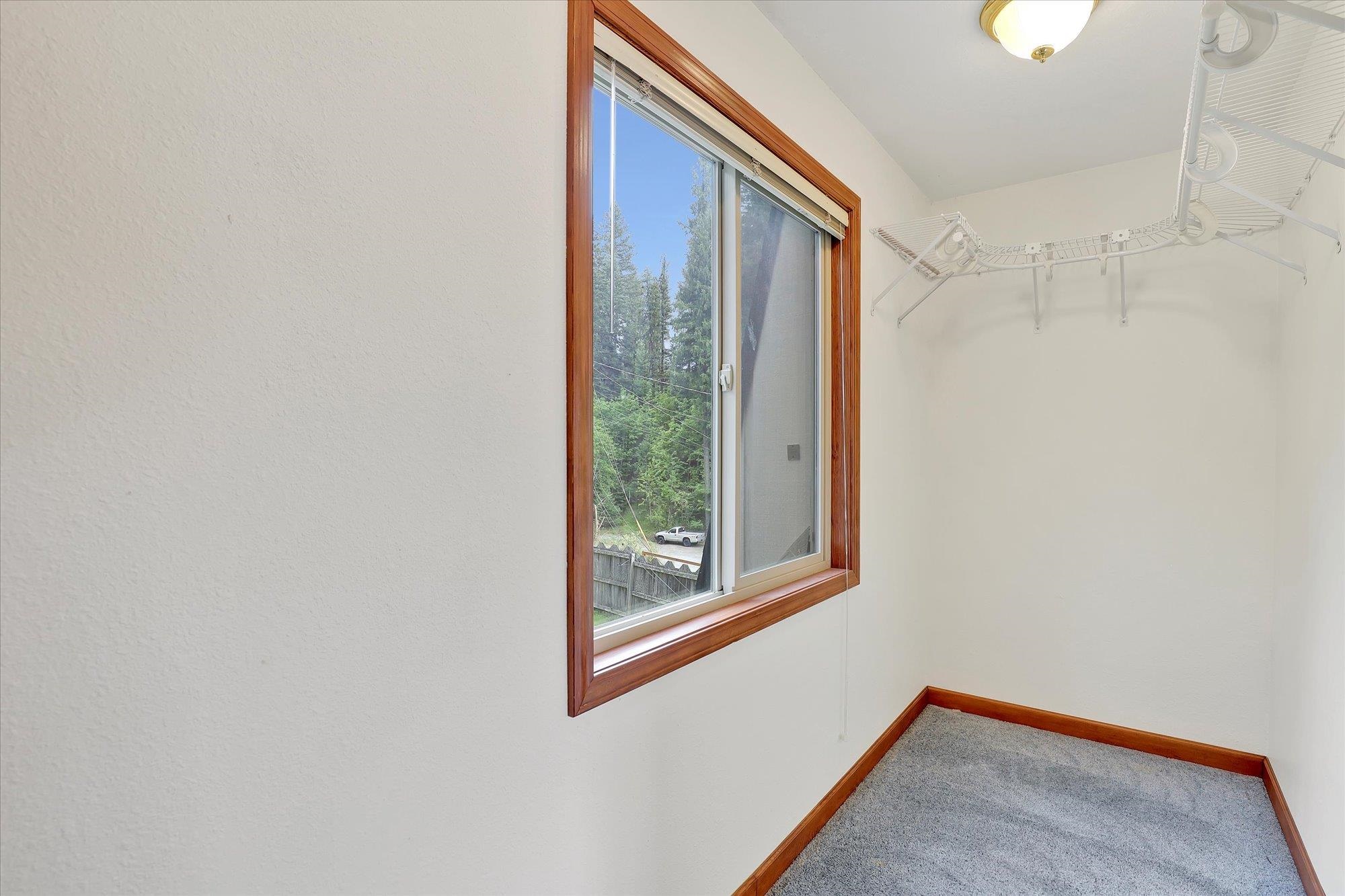 Newman Lake, Washington, 99025, United States, 4 Bedrooms Bedrooms, ,3 BathroomsBathrooms,Residential,For Sale,1929094