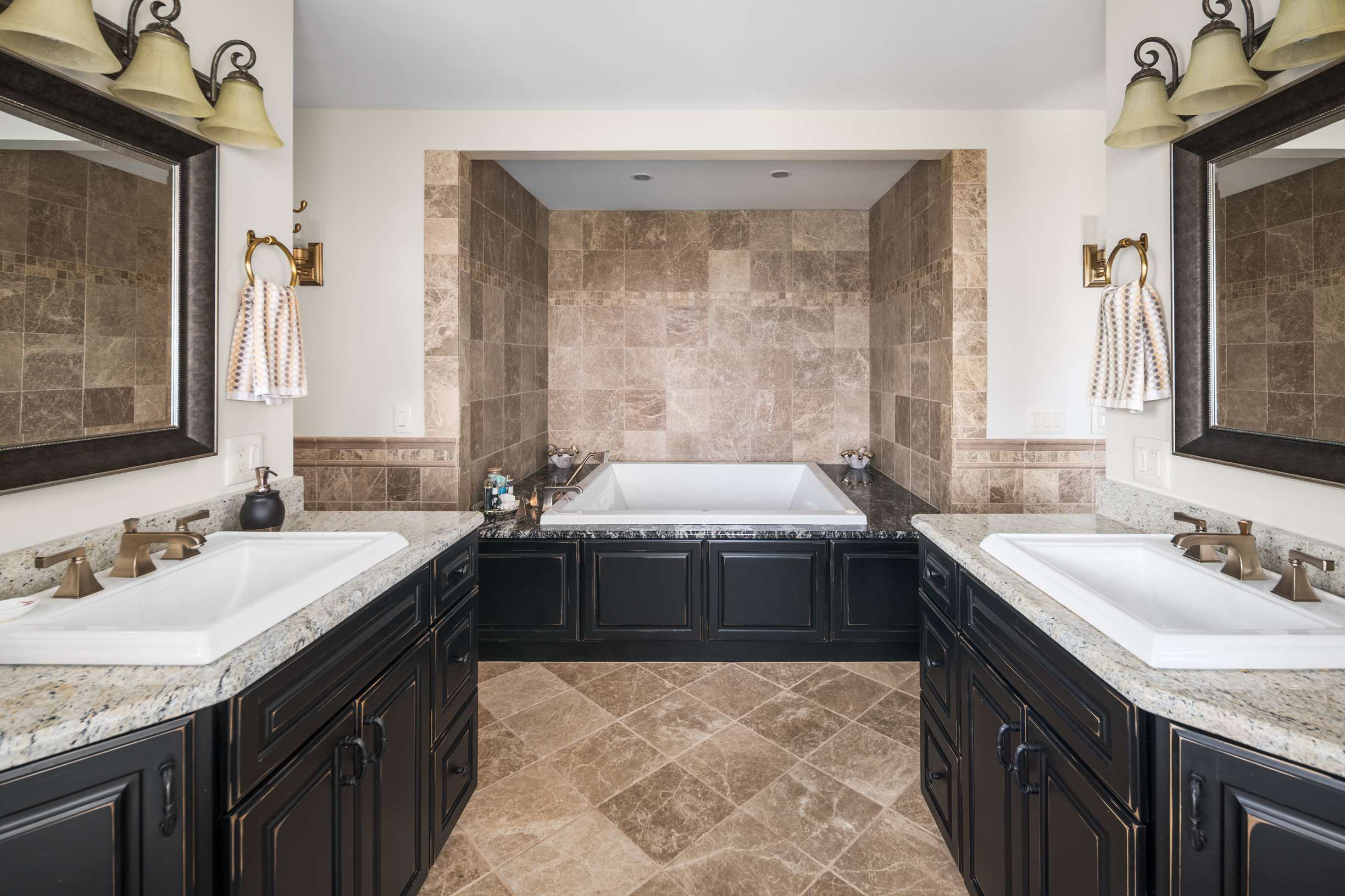  Elegant Estate Overlooking the Atlantic in Cape Neddick - 物件實景