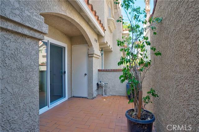 Brea, California, 92821, United States, 2 Bedrooms Bedrooms, ,3 BathroomsBathrooms,Residential,For Sale,1963215