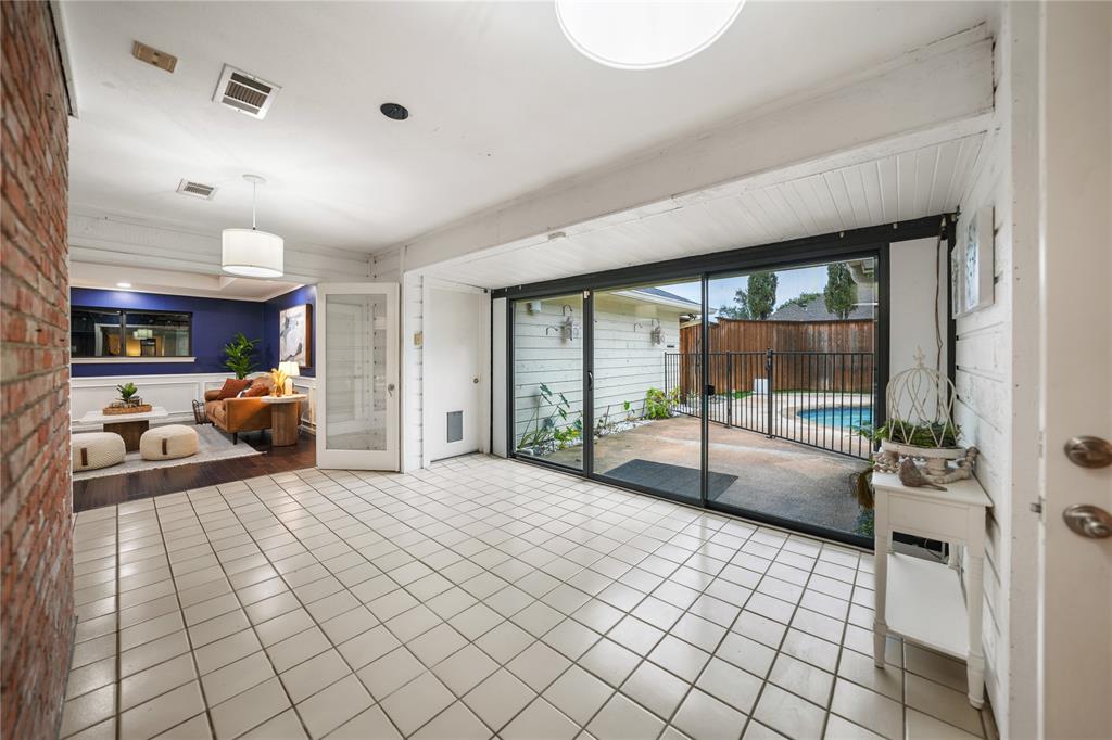 Dallas, Texas, 75248, United States, 3 Bedrooms Bedrooms, ,3 BathroomsBathrooms,Residential,For Sale,1971197