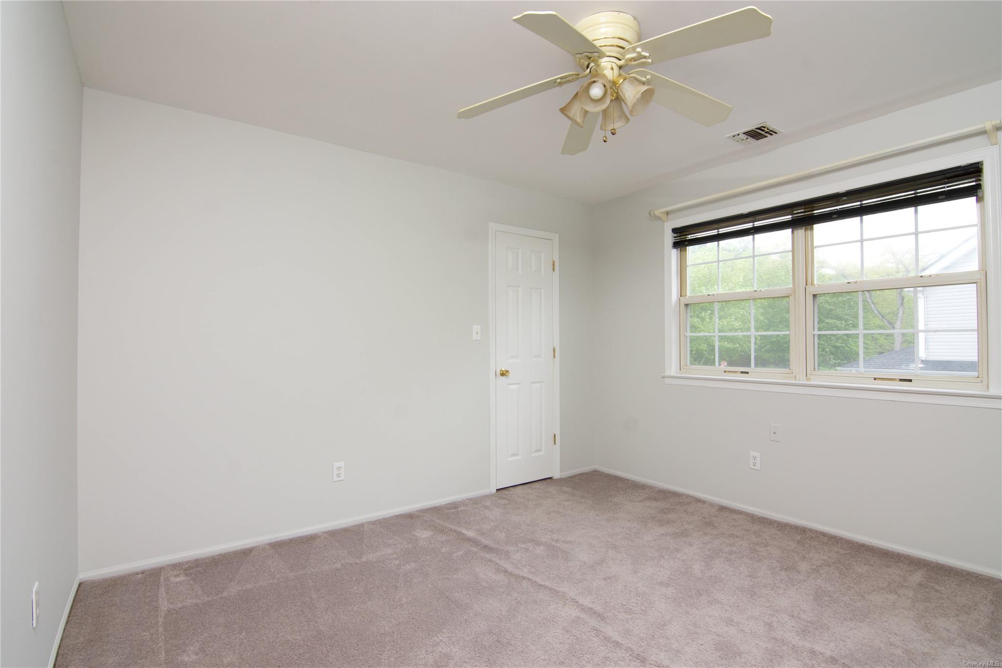 Smithtown, New York, 11787, United States, 4 Bedrooms Bedrooms, ,3 BathroomsBathrooms,Residential,For Sale,1728654