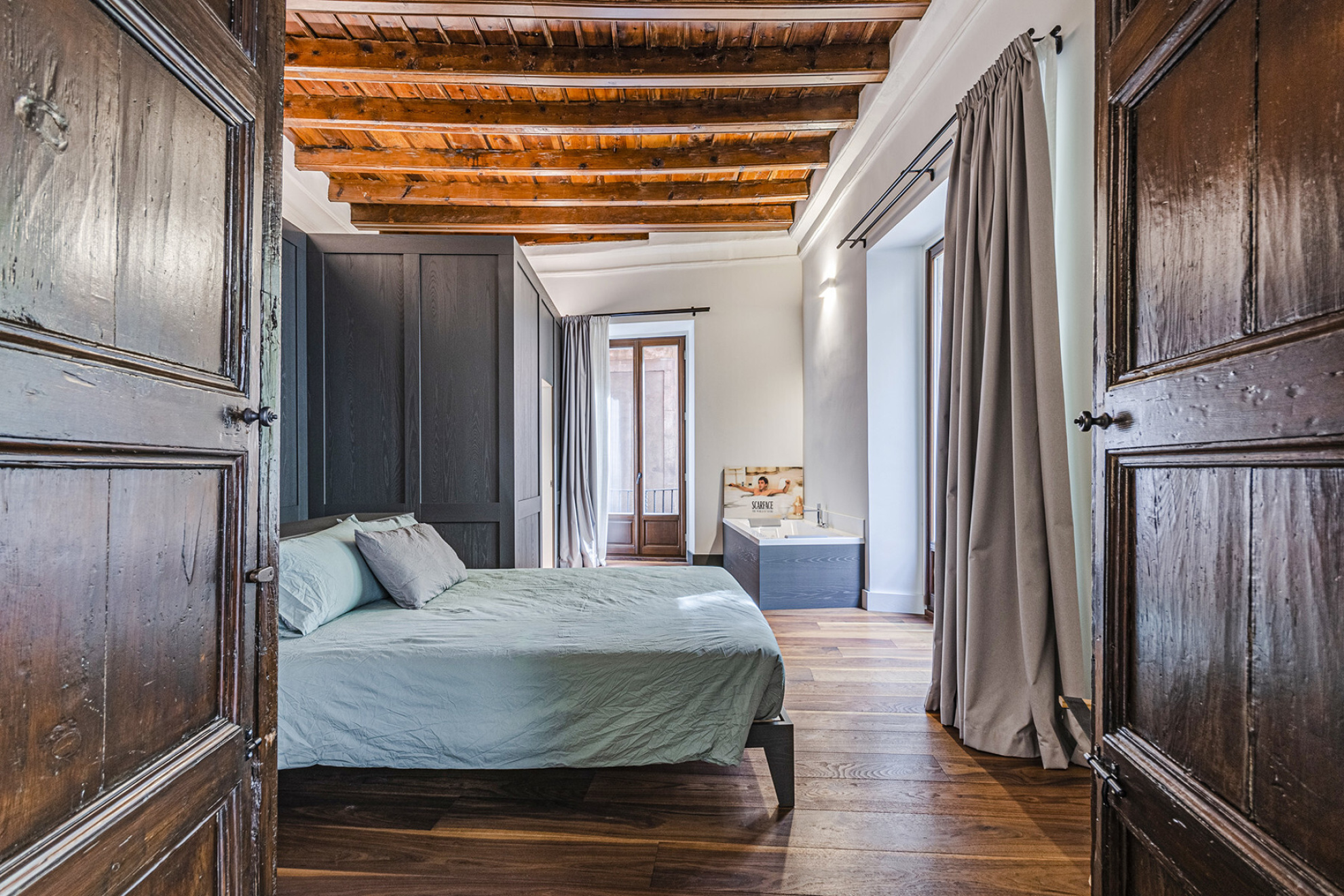  Authentic and medieval apartment with high ceilings in central El Born - 物件實景