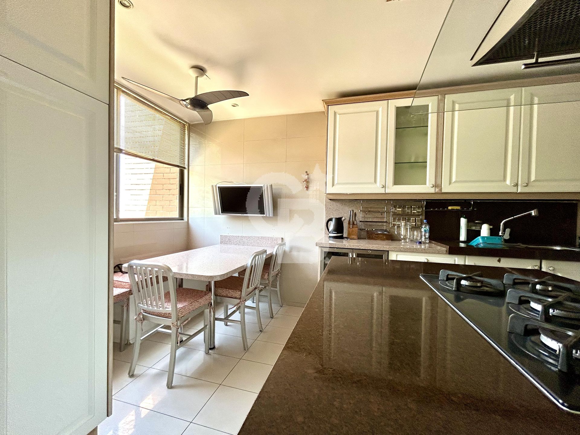 Vitacura, Chile, 4 Bedrooms Bedrooms, ,5 BathroomsBathrooms,Residential,For Sale,1998105