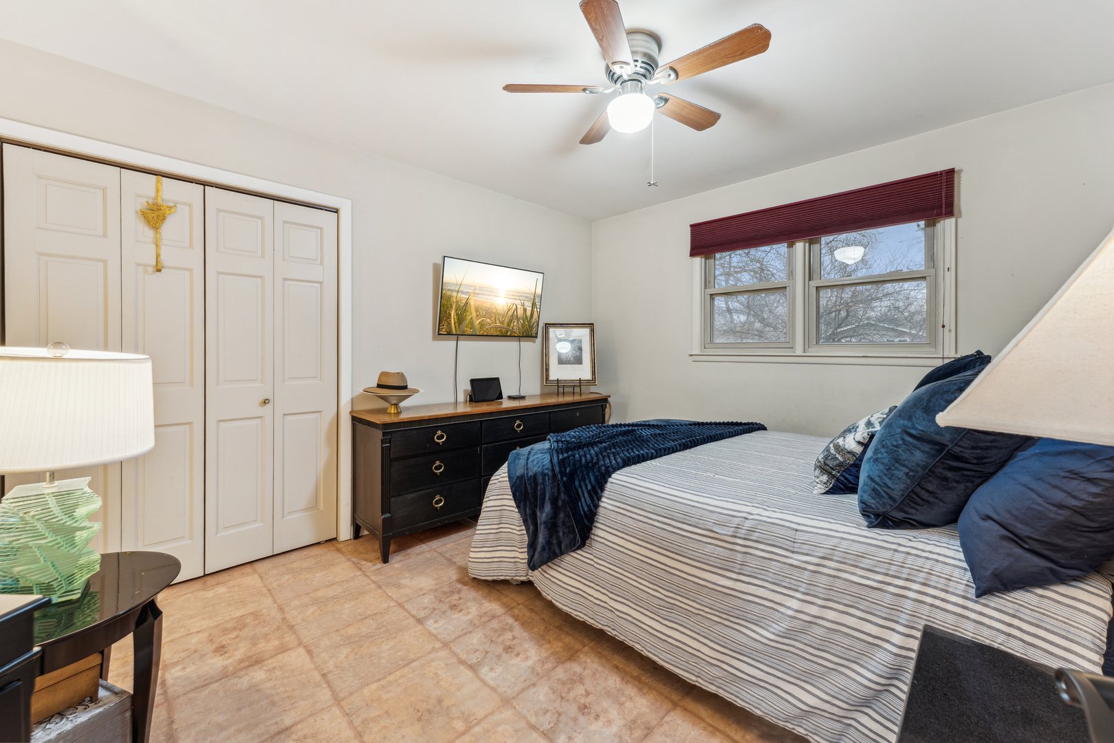 Mundelein, Illinois, 60060, United States, 4 Bedrooms Bedrooms, ,3 BathroomsBathrooms,Residential,For Sale,1743413