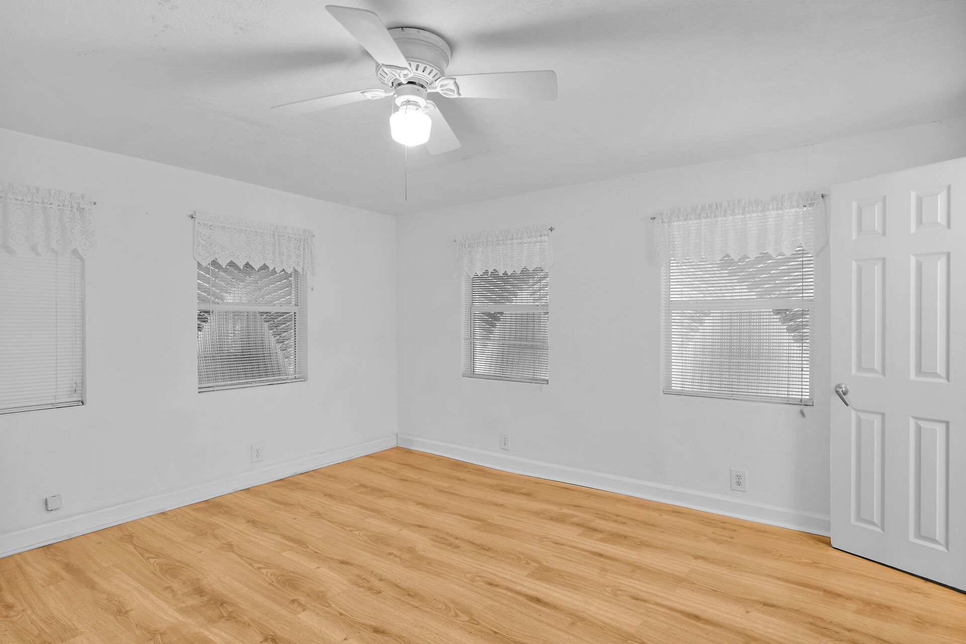  2804 Harris Ave - 物件實景