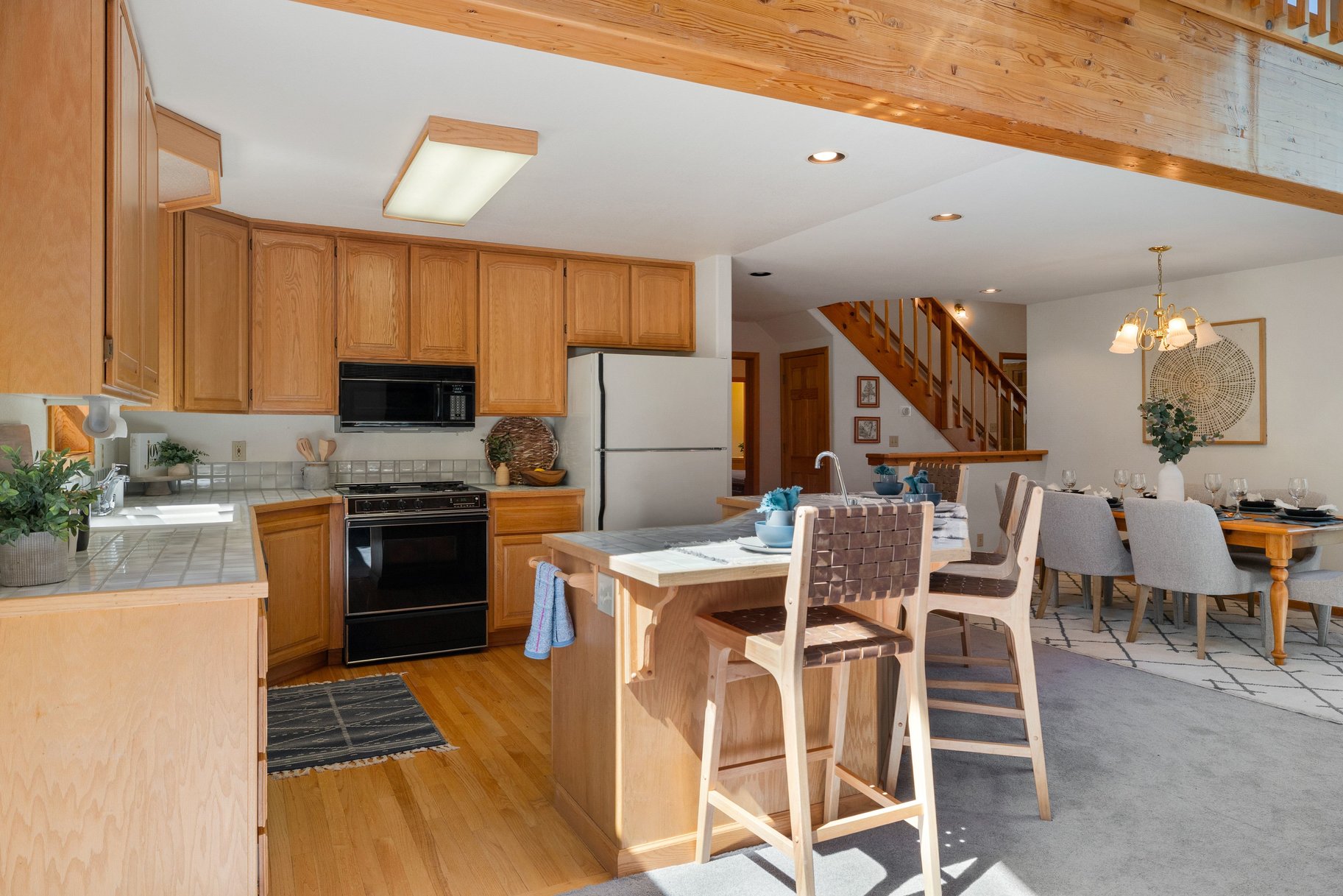  Sunlit Tahoe Donner Home with Spacious Rooms - 物件實景