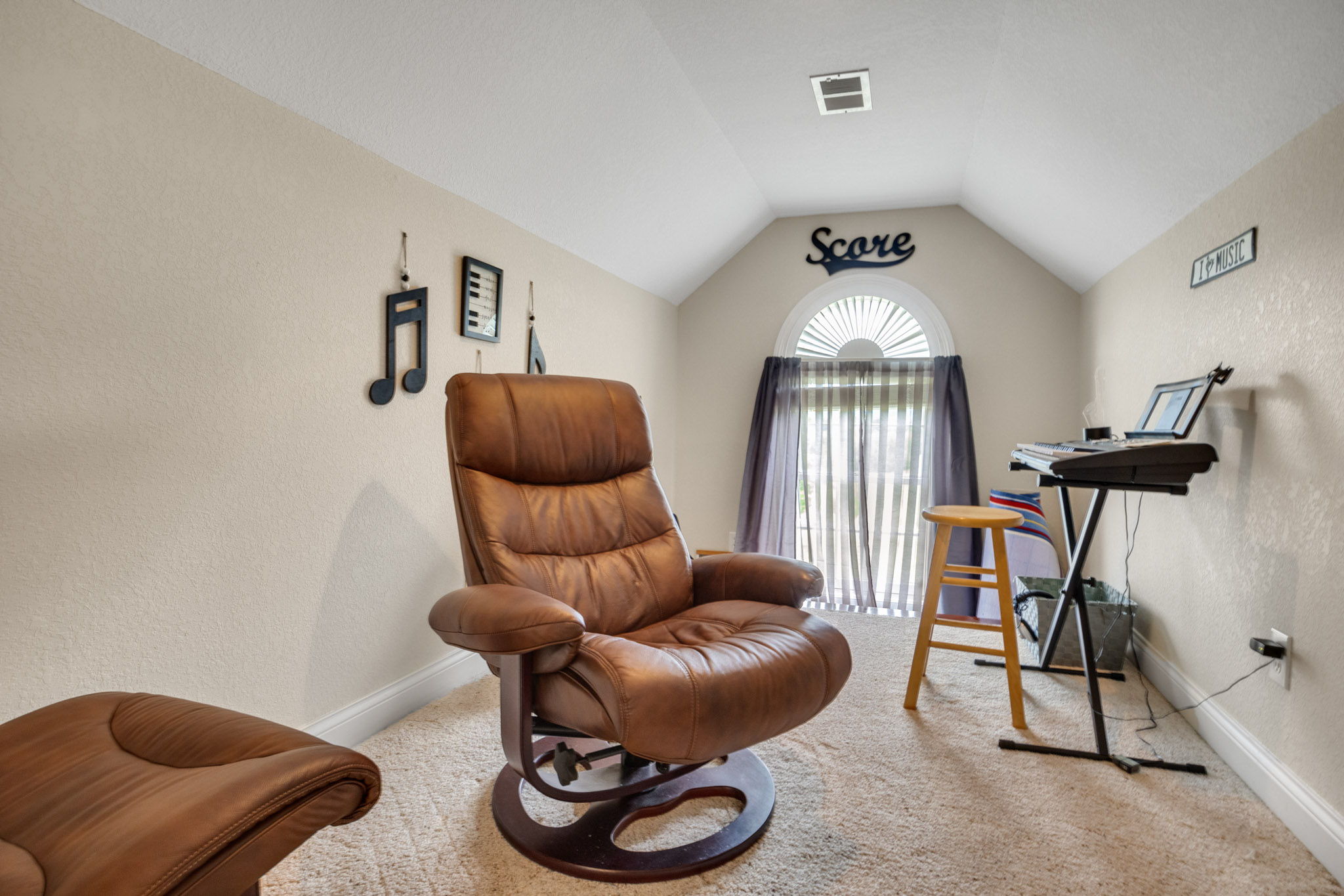 Sevierville, Tennessee, 37876, United States, 3 Bedrooms Bedrooms, ,3 BathroomsBathrooms,Residential,For Sale,1979818