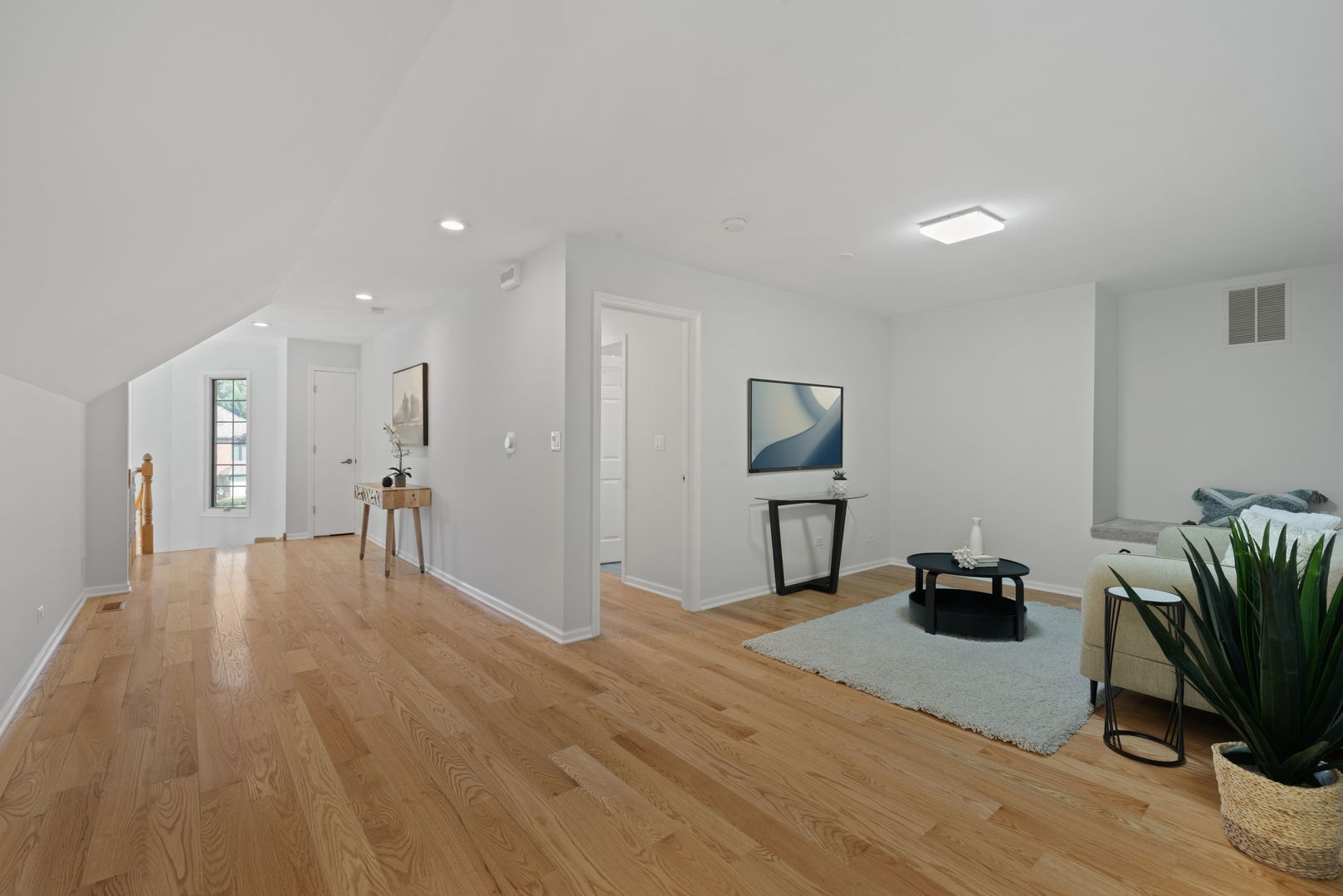 Oak Brook, Illinois, 60523, United States, 7 Bedrooms Bedrooms, ,5 BathroomsBathrooms,Residential,For Sale,1990925