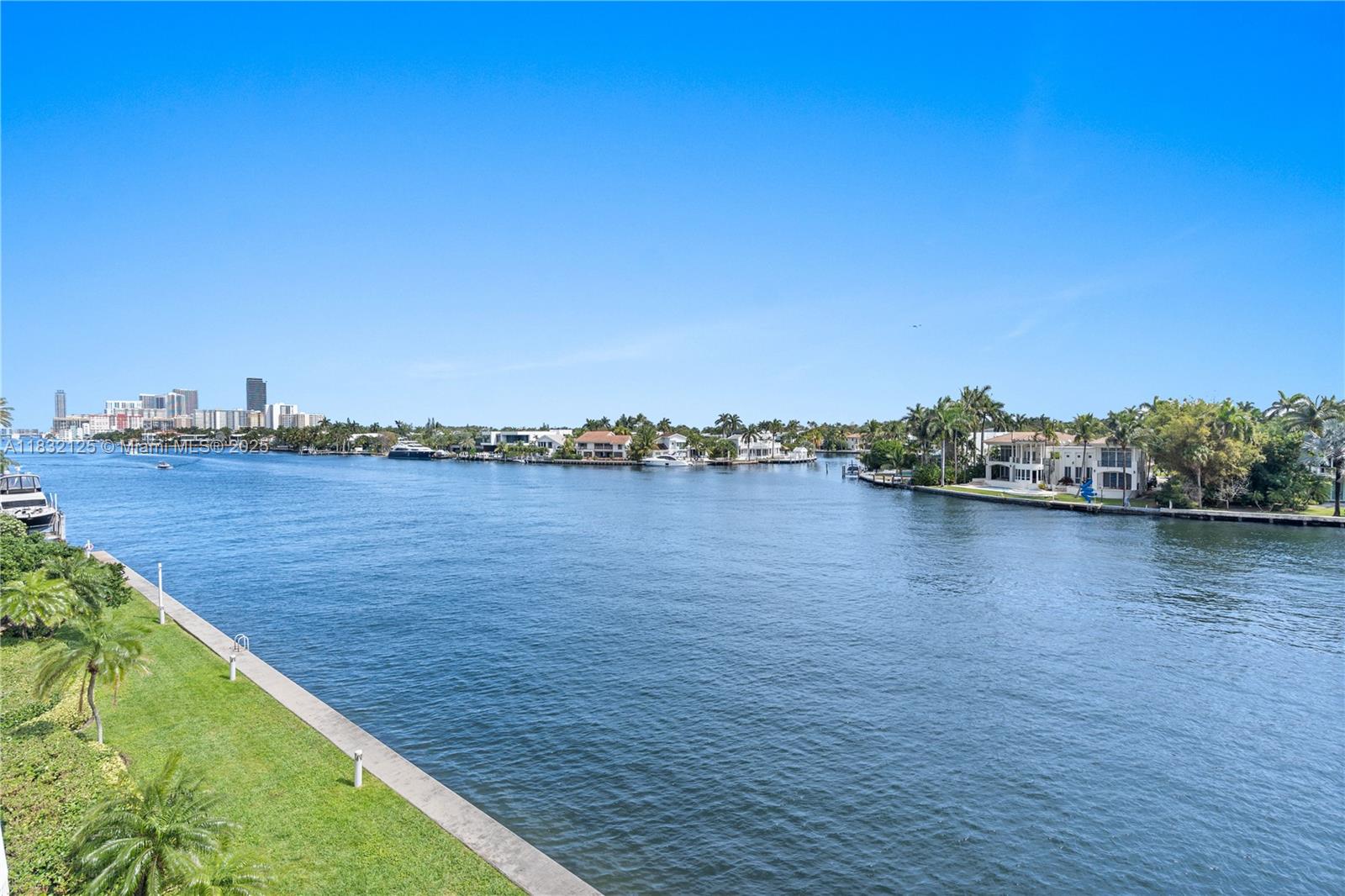 Aventura, Florida, 33180, United States, 2 Bedrooms Bedrooms, ,3 BathroomsBathrooms,Residential,For Sale,1885240