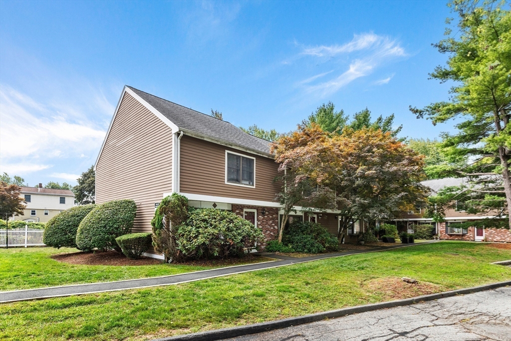 Malden, Massachusetts, 02148, United States, 2 Bedrooms Bedrooms, ,2 BathroomsBathrooms,Residential,For Sale,1993840