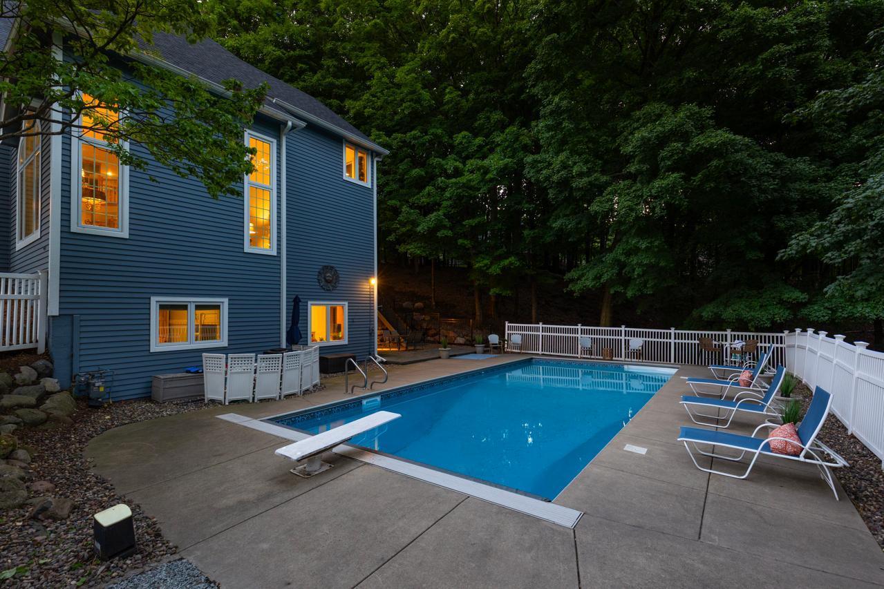 Chanhassen, Minnesota, 55317, United States, 5 Bedrooms Bedrooms, ,3 BathroomsBathrooms,Residential,For Sale,1926226