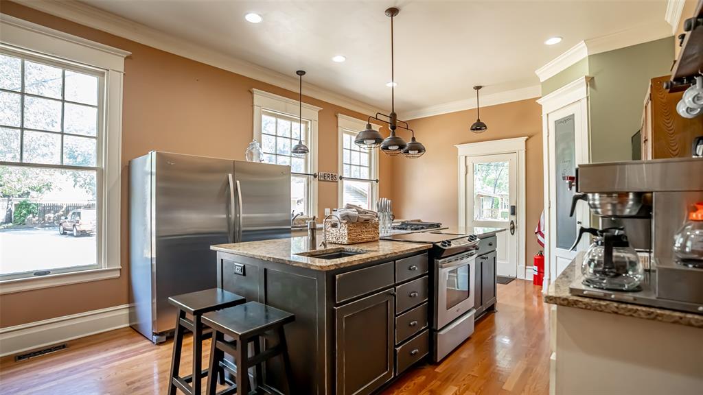 Granbury, Texas, 76048, United States, 8 Bedrooms Bedrooms, ,8 BathroomsBathrooms,Residential,For Sale,2009075