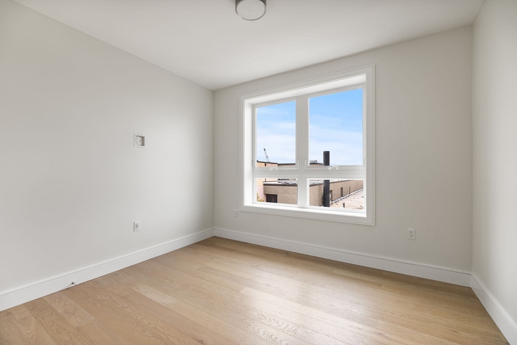 Boston, Massachusetts, 02128, United States, 2 Bedrooms Bedrooms, ,2 BathroomsBathrooms,Residential,For Sale,1981806