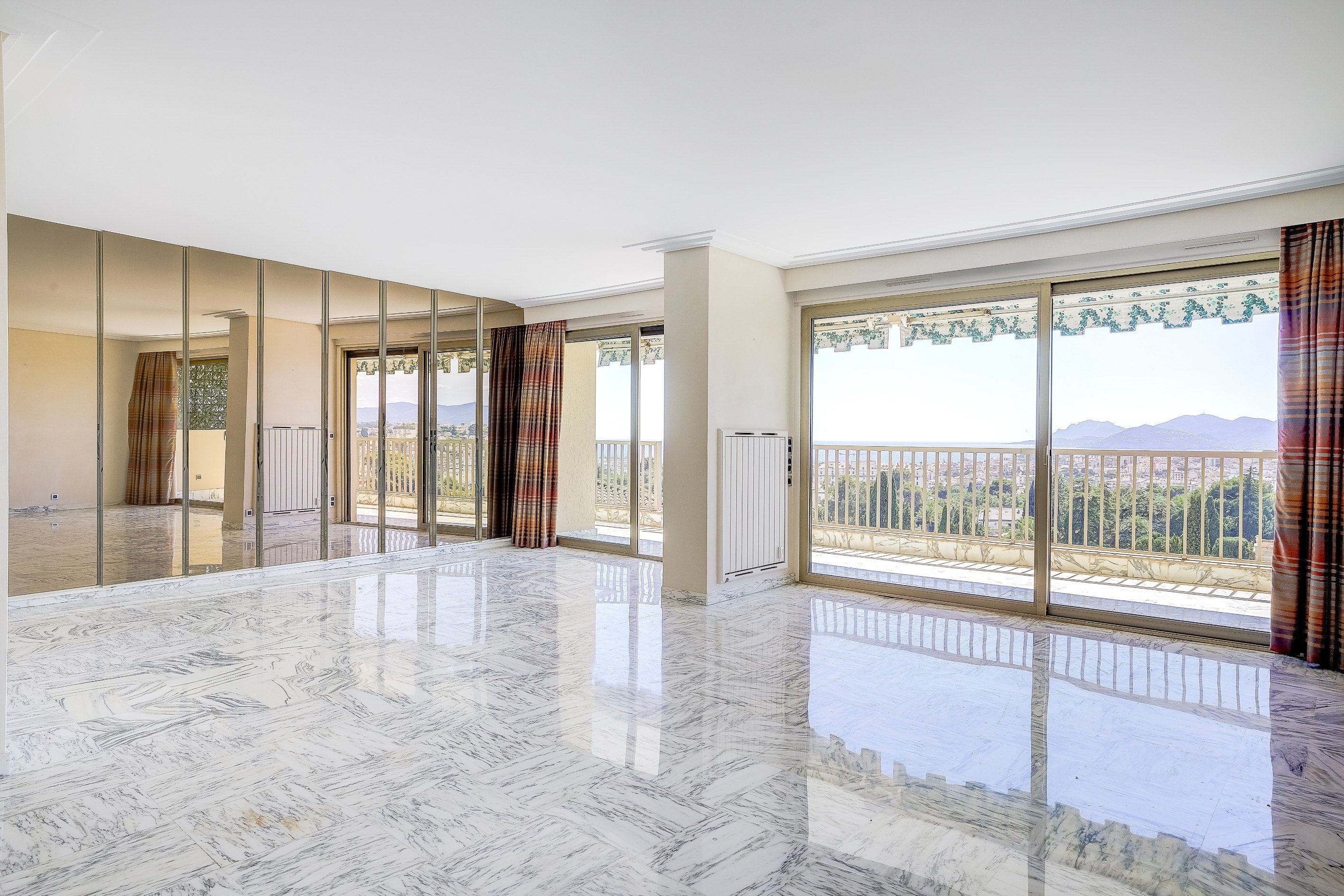  Cannes Oxford: Sea view apartment with triple aspect in a prestigious residenti… - 物件實景