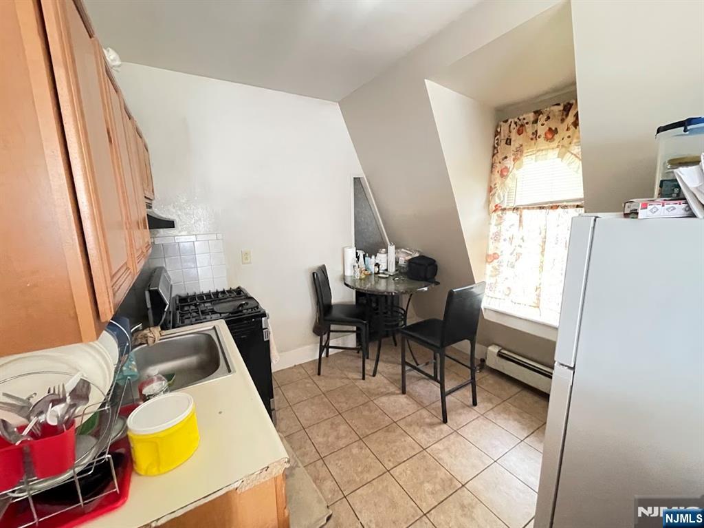 Newark, New Jersey, 07104, United States, 7 Bedrooms Bedrooms, ,4 BathroomsBathrooms,Residential,For Sale,1980017