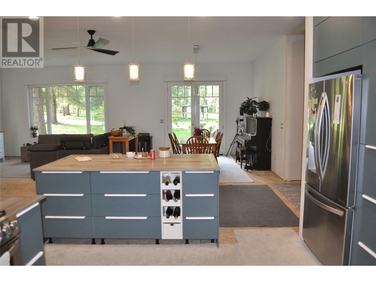 CHERRYVILLE, British Columbia, V0E 2G1, CA, 2 Bedrooms Bedrooms, ,2 BathroomsBathrooms,Residential,For Sale,1837414