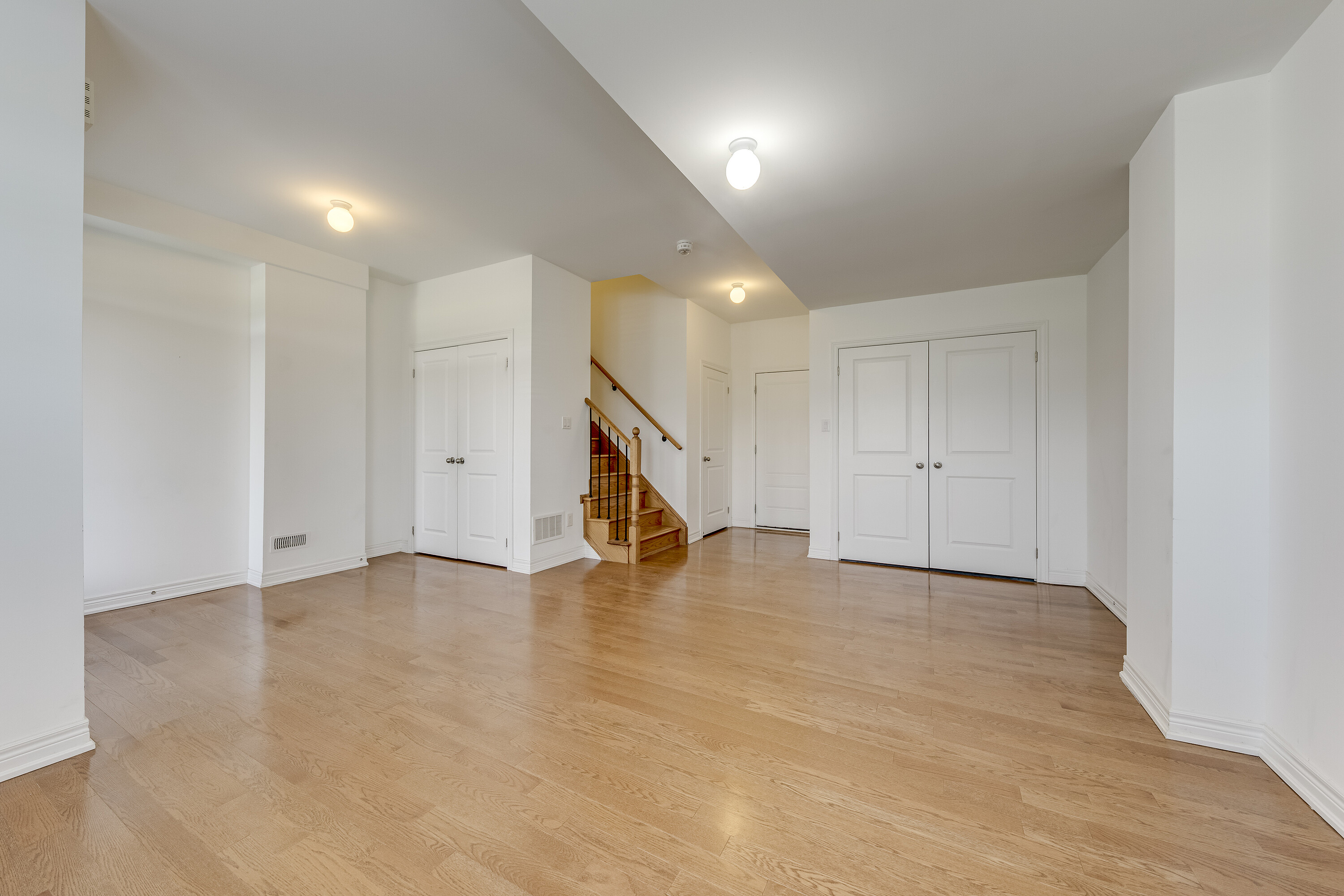  Modern 3-Storey Townhome - 物件實景