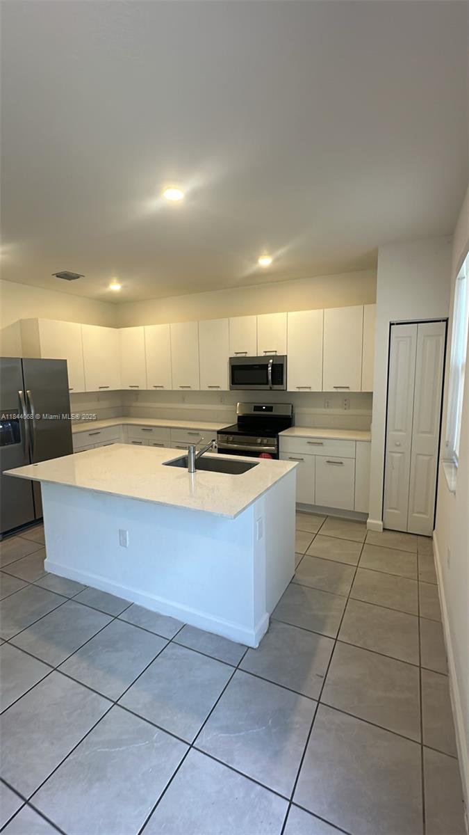 Miami, Florida, 33167, United States, 3 Bedrooms Bedrooms, ,3 BathroomsBathrooms,Residential,For Sale,1898426