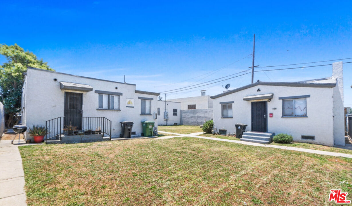 Los Angeles, California, 90003, United States, 9 Bedrooms Bedrooms, ,Residential,For Sale,1940130