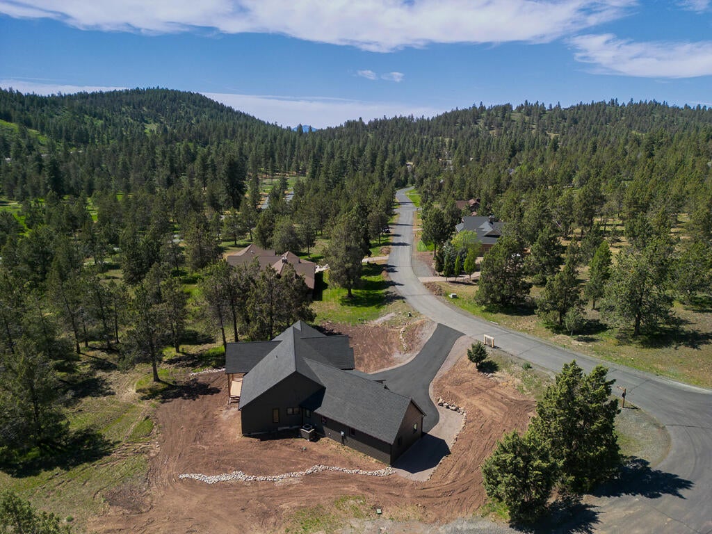 Klamath Falls, Oregon, 97601, United States, 3 Bedrooms Bedrooms, ,3 BathroomsBathrooms,Residential,For Sale,1991237