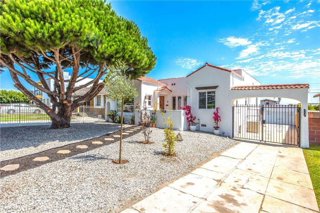 Los Angeles, California, 90043, United States, 3 Bedrooms Bedrooms, ,2 BathroomsBathrooms,Residential,For Sale,1933767