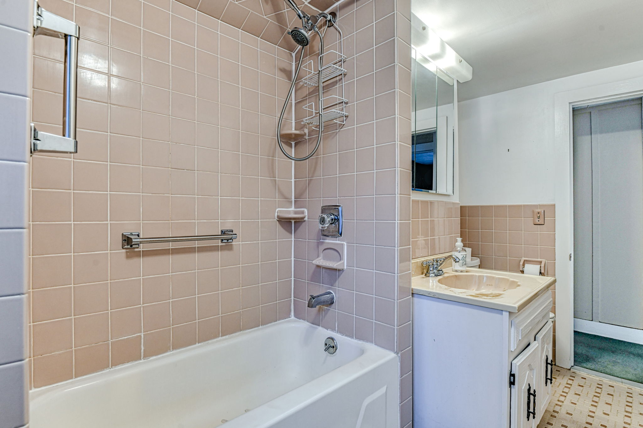 Monmouth, Ocean Township, New Jersey, 07712, United States, 4 Bedrooms Bedrooms, ,2 BathroomsBathrooms,Residential,For Sale,1894295