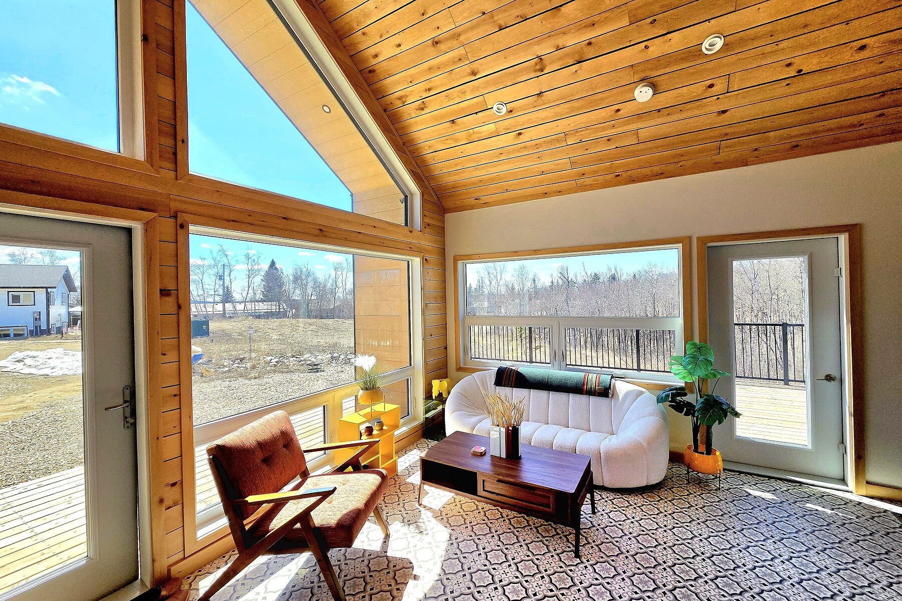  Out of Area, - 物件實景