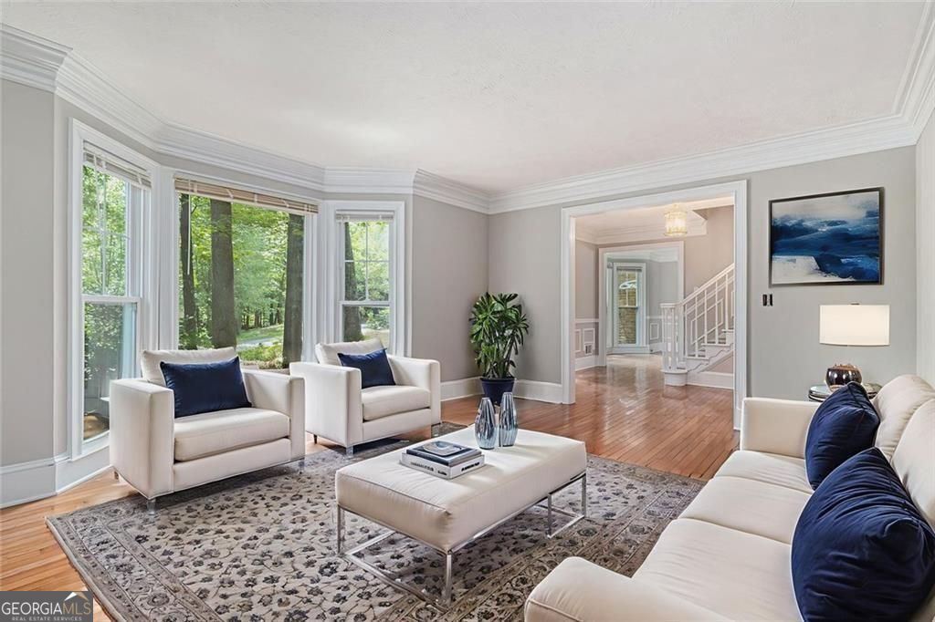 Roswell, Georgia, 30075, United States, 6 Bedrooms Bedrooms, ,4 BathroomsBathrooms,Residential,For Sale,1910371