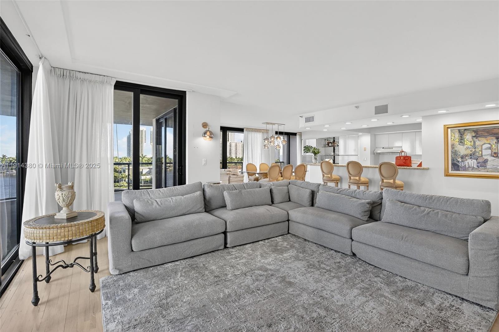 Aventura, Florida, 33180, United States, 3 Bedrooms Bedrooms, ,3 BathroomsBathrooms,Residential,For Sale,1994376