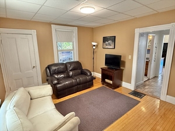 Malden, Massachusetts, 02148, United States, 7 Bedrooms Bedrooms, ,3 BathroomsBathrooms,Residential,For Sale,1919106