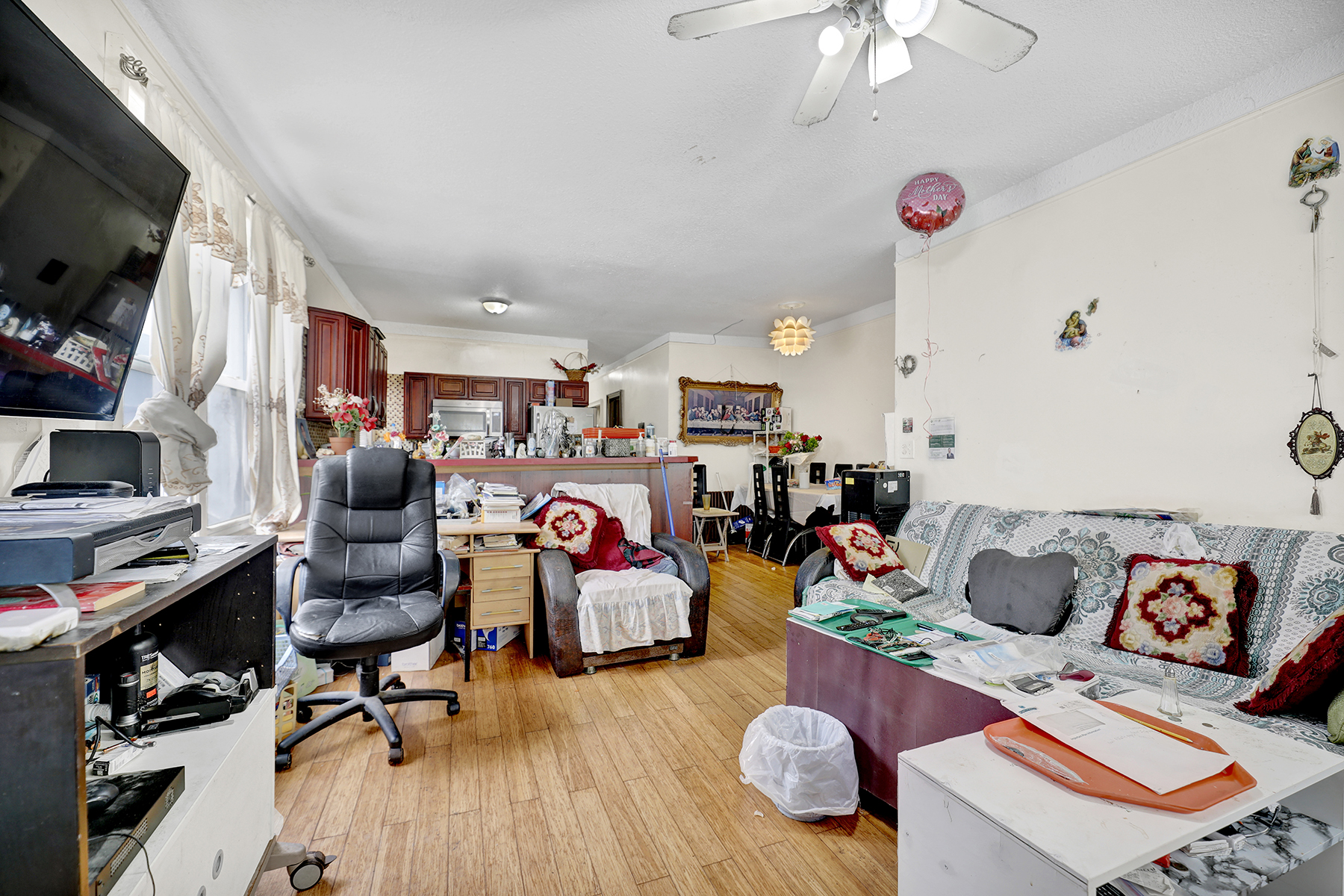 Brooklyn, New York, 11235, United States, 6 Bedrooms Bedrooms, ,3 BathroomsBathrooms,Residential,For Sale,1830542