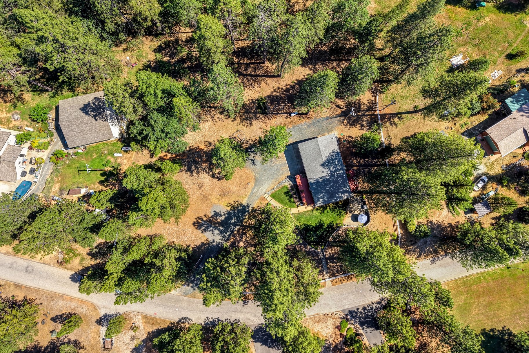  Immaculately Maintained Country Retreat on Acreage with pond - 物件實景