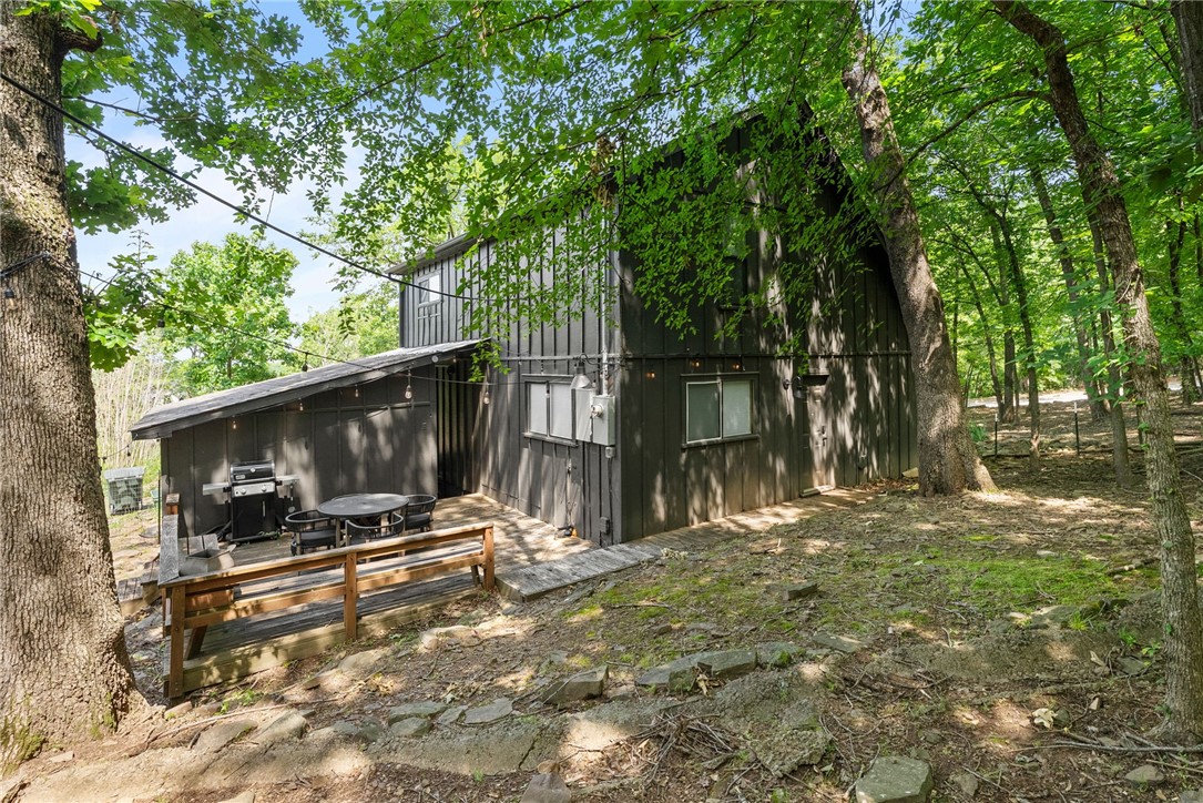 Fayetteville, Arkansas, 72703, United States, 2 Bedrooms Bedrooms, ,3 BathroomsBathrooms,Residential,For Sale,1846597