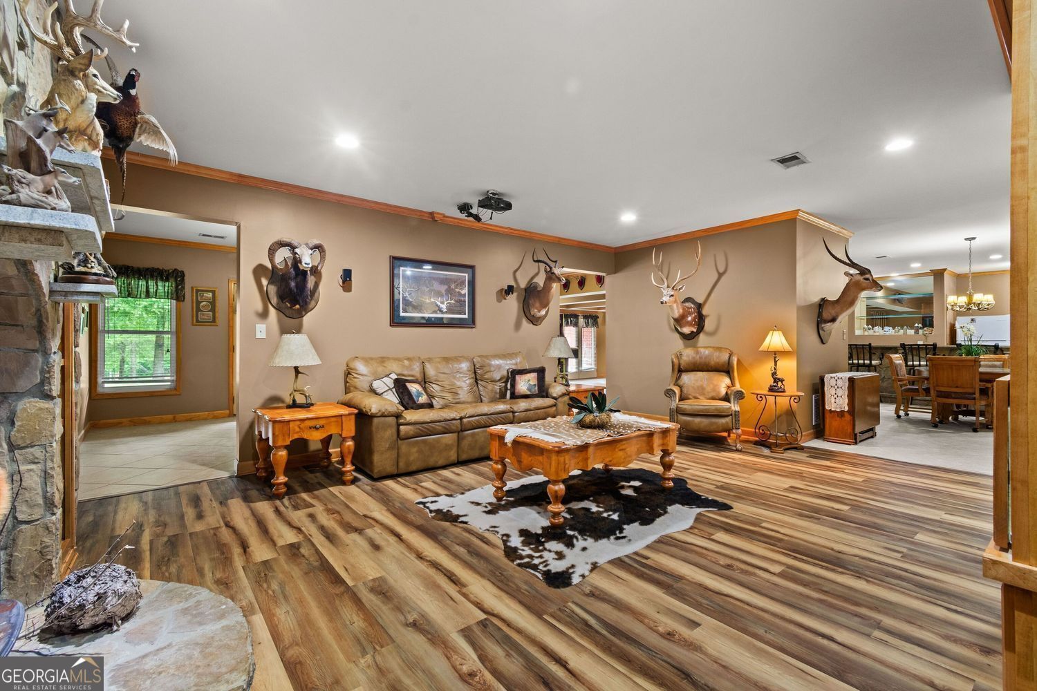 Cumming, Georgia, 30028, United States, 4 Bedrooms Bedrooms, ,5 BathroomsBathrooms,Residential,For Sale,1859105