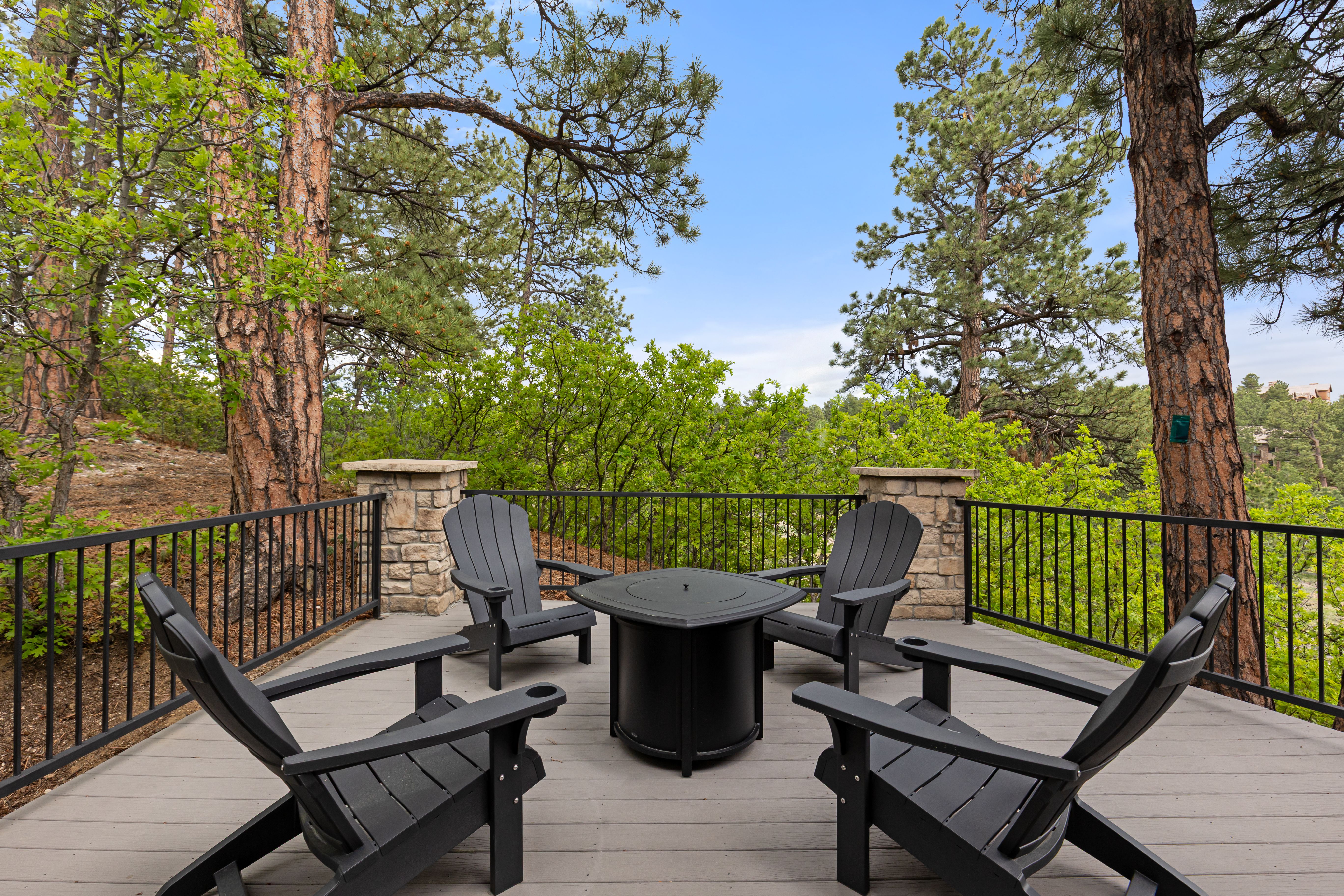  Tucked Within the Trees of Castle Pines Village - 物件實景