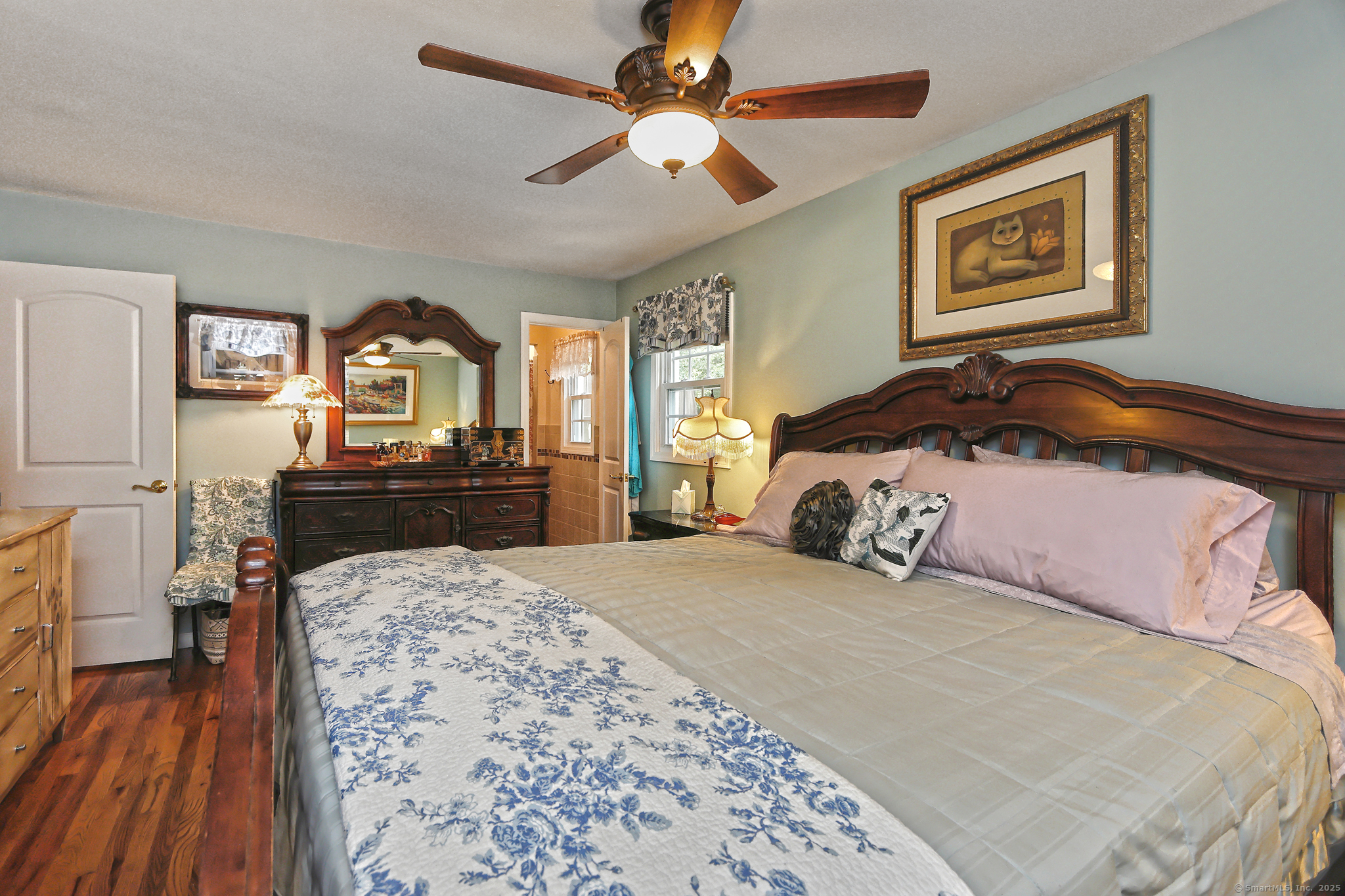 Milford, Connecticut, 06460, United States, 3 Bedrooms Bedrooms, ,3 BathroomsBathrooms,Residential,For Sale,1933259