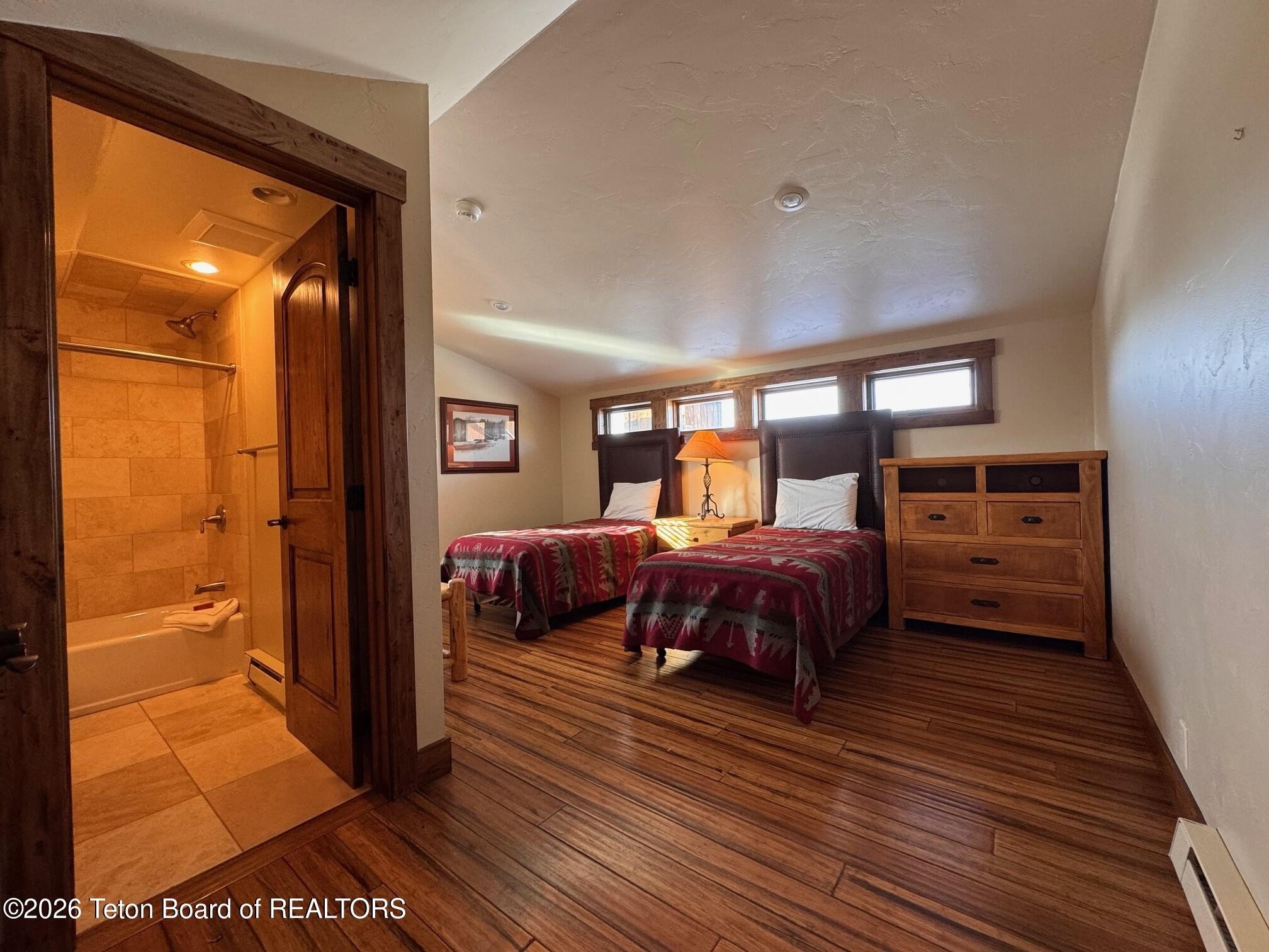 Jackson, Wyoming, 83001, United States, 2 Bedrooms Bedrooms, ,1 BathroomBathrooms,Residential,For Sale,2009711