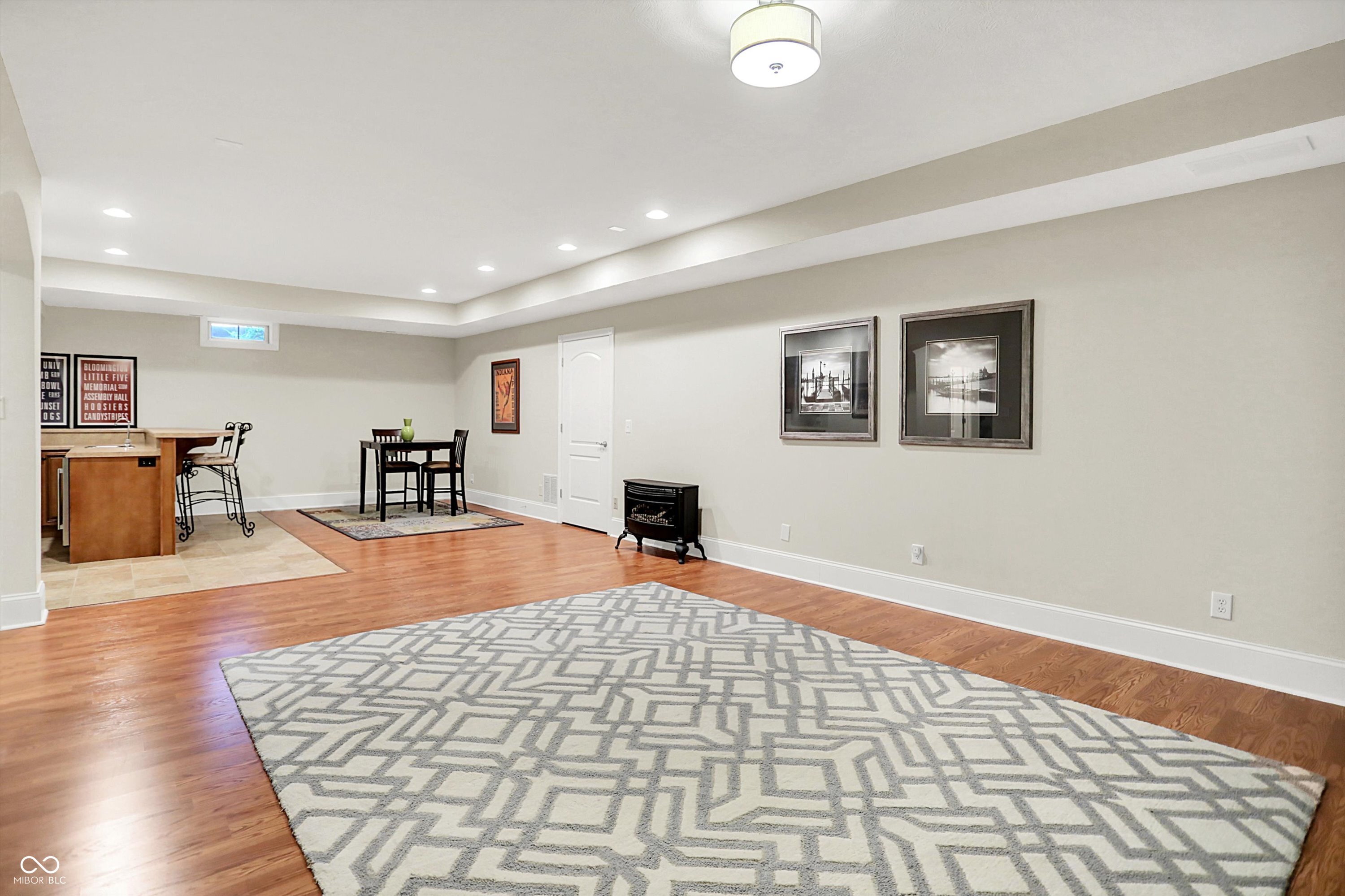 Zionsville, Indiana, 46077, United States, 4 Bedrooms Bedrooms, ,4 BathroomsBathrooms,Residential,For Sale,1930586