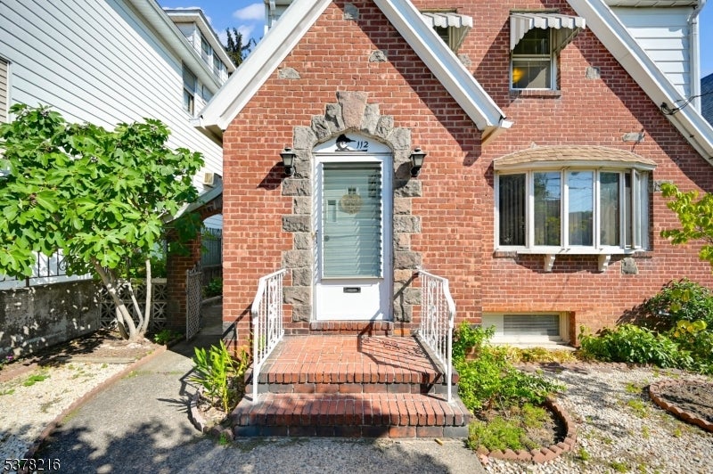 Clifton City, New Jersey, 07011, United States, 4 Bedrooms Bedrooms, ,2 BathroomsBathrooms,Residential,For Sale,1916350