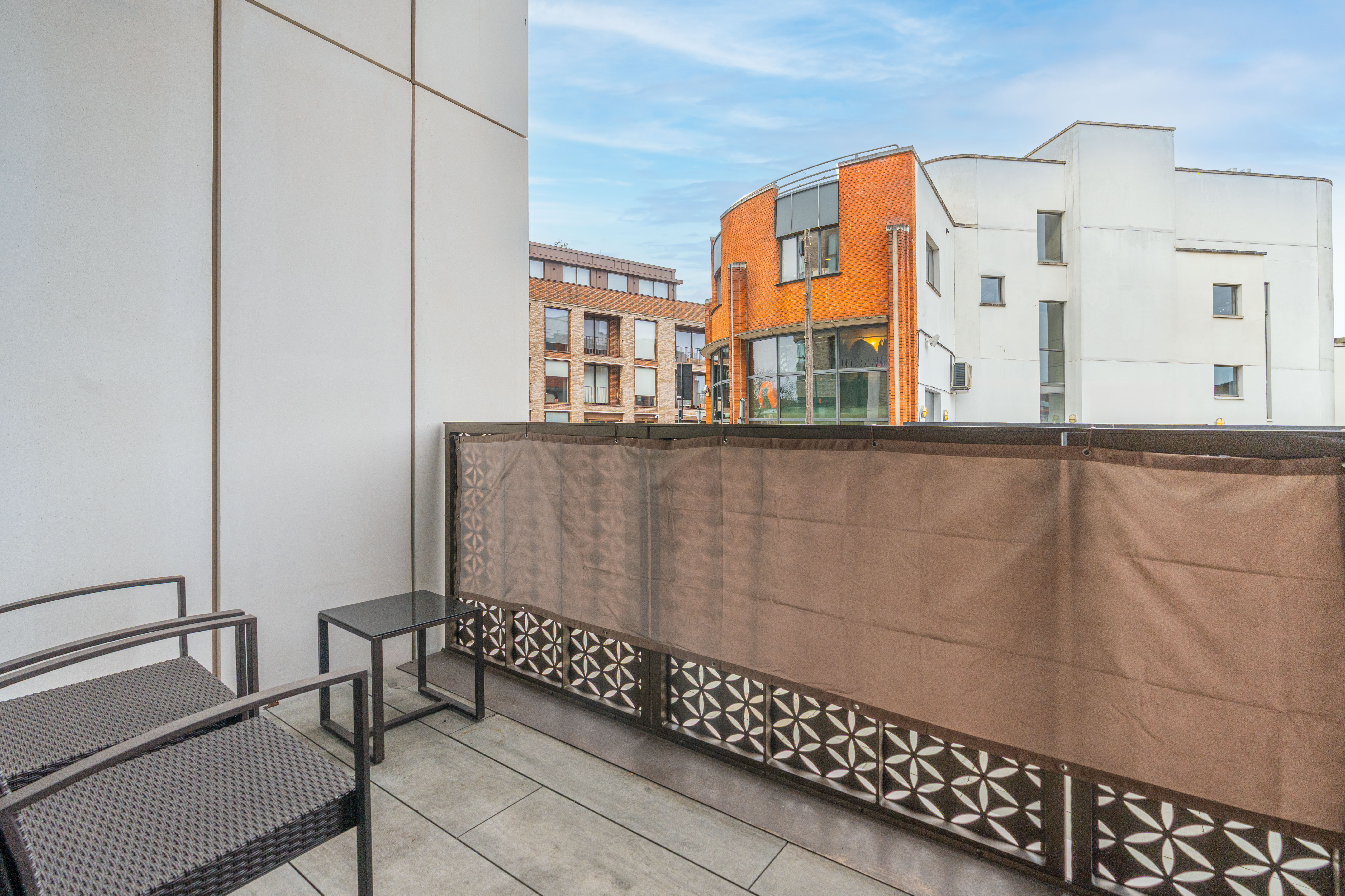  A Contemporary Two-Bedroom Apartment with a Balcony at King’s Road Park - 物件實景