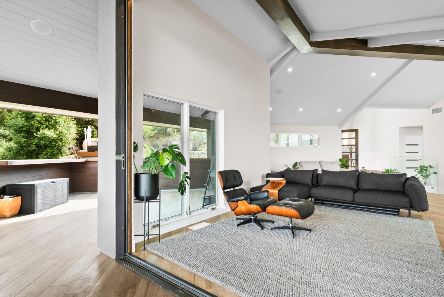 Los Gatos, California, 95030, United States, 5 Bedrooms Bedrooms, ,6 BathroomsBathrooms,Residential,For Sale,1997013