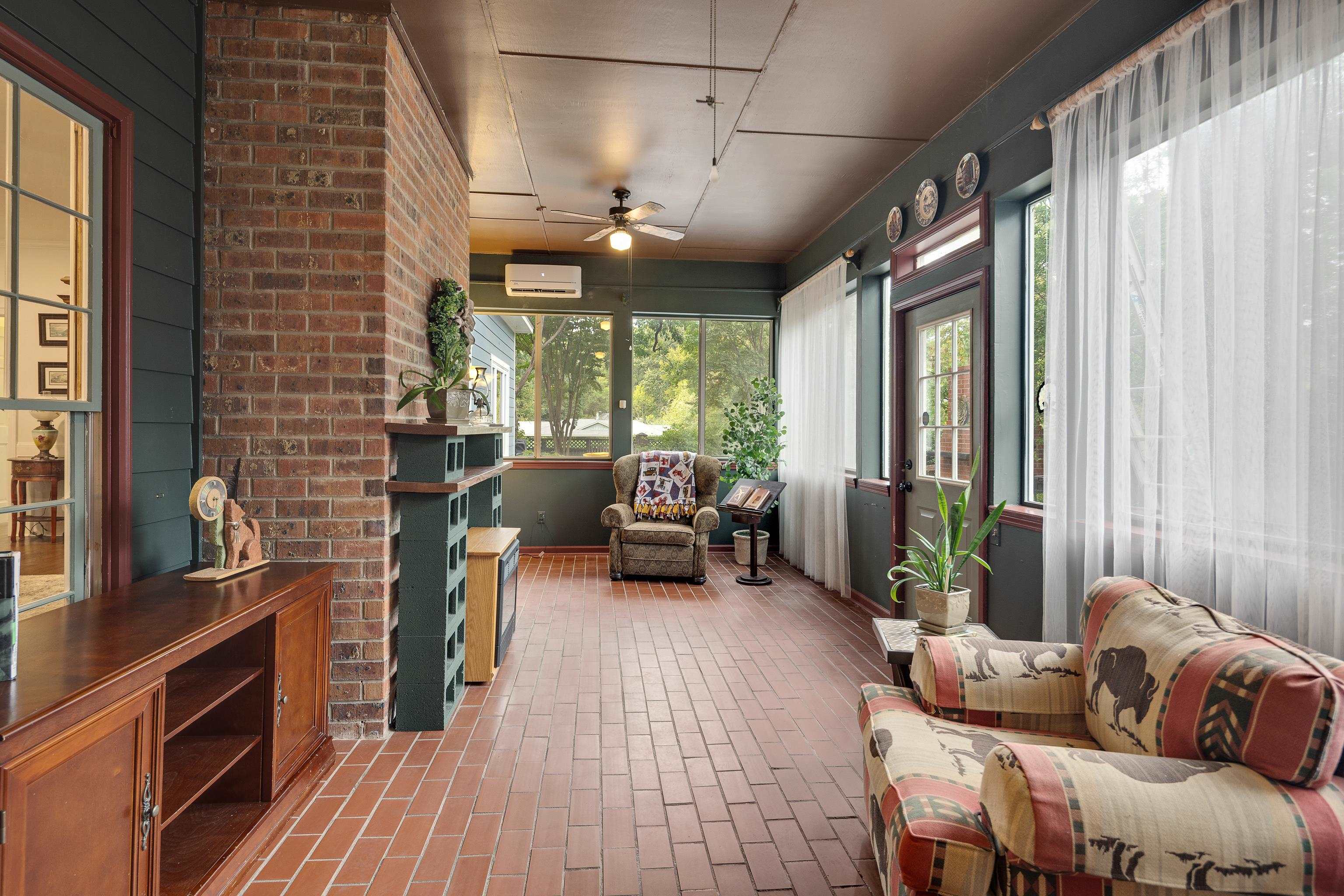 Memphis, Tennessee, 38117, United States, 4 Bedrooms Bedrooms, ,3 BathroomsBathrooms,Residential,For Sale,1972441