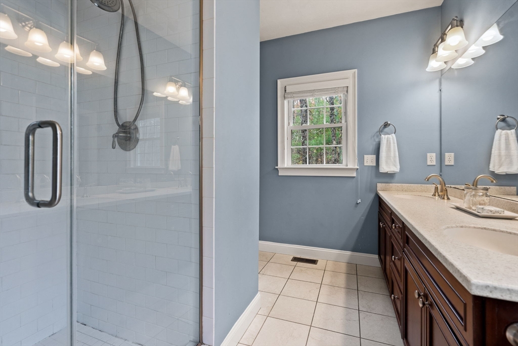 Groton, Massachusetts, 01450, United States, 3 Bedrooms Bedrooms, ,3 BathroomsBathrooms,Residential,For Sale,1987662