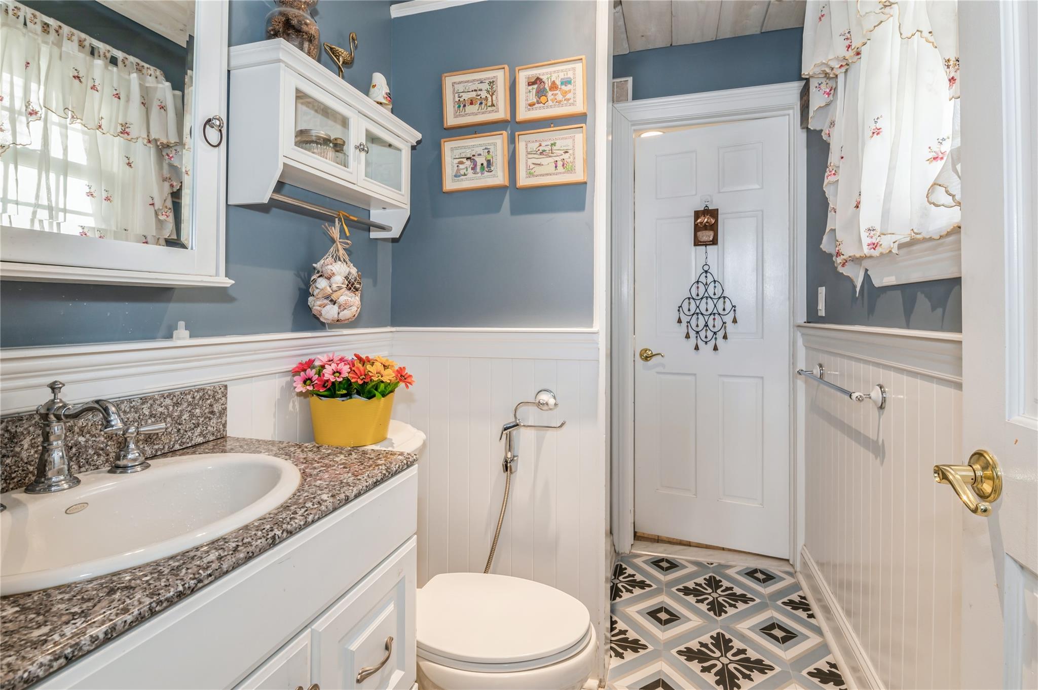 Howard Beach, New York, 11414, United States, 3 Bedrooms Bedrooms, ,2 BathroomsBathrooms,Residential,For Sale,1908701