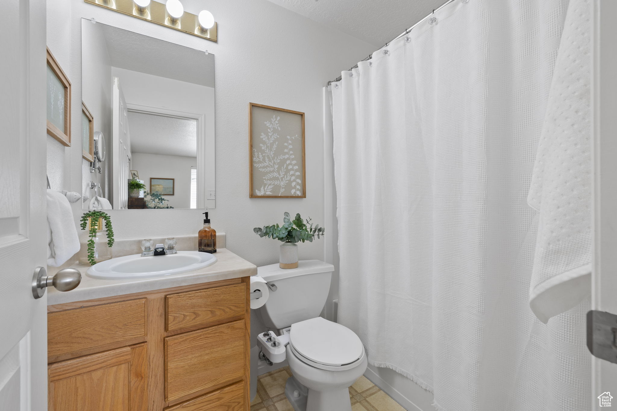 Saratoga Springs, Utah, 84045, United States, 3 Bedrooms Bedrooms, ,2 BathroomsBathrooms,Residential,For Sale,1911189