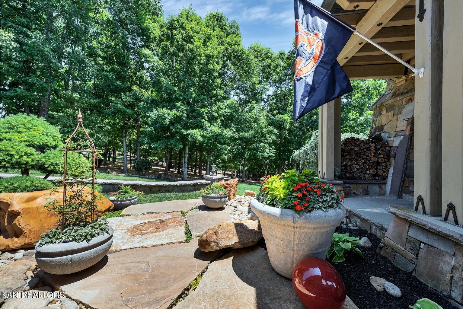 Louisville, Tennessee, 37777, United States, 3 Bedrooms Bedrooms, ,4 BathroomsBathrooms,Residential,For Sale,1821192